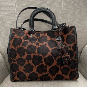Coach Rogue 30 wild beast in printed haircalf new